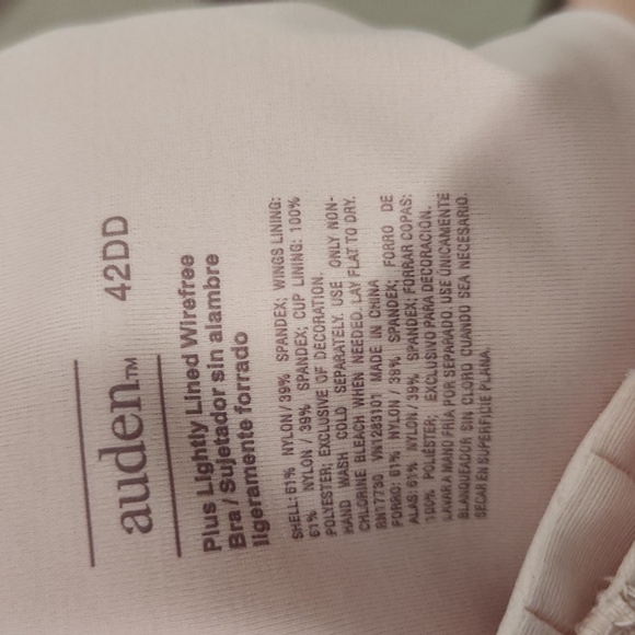 AUDEN BRA 42DD. Seamless Light Pink Bra - Picture 8 of 9